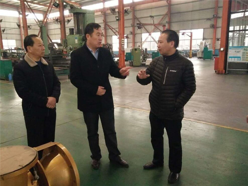 章丘双山街道党工委书记李屹东考察山东P站最新版下载机械有限公司